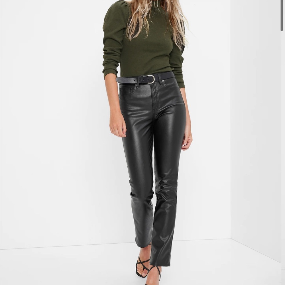 High Rise Faux-Leather Vintage Slim Jeans

Size 24/00P (petite ) . Olive Green